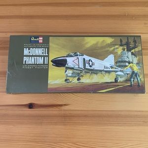 New Sealed Revell McDonnell Phantom II Model Airplane Kit US Armed Forces